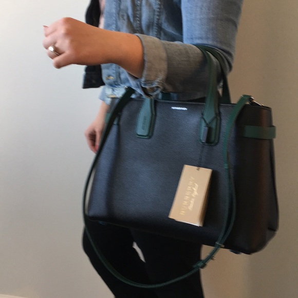 Sold NWT Burberry Medium Banner - Picture 2 of 8